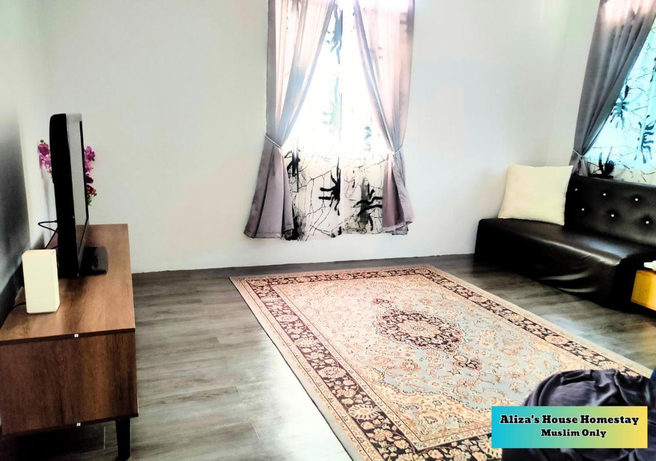 Aliza'S House Homestay Pd Mini Bungalow Порт-Диксон Экстерьер фото